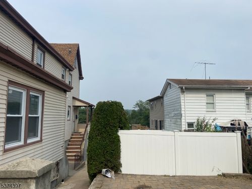 8 Willie St, Haledon, NJ, 07508-1622 | Card Image