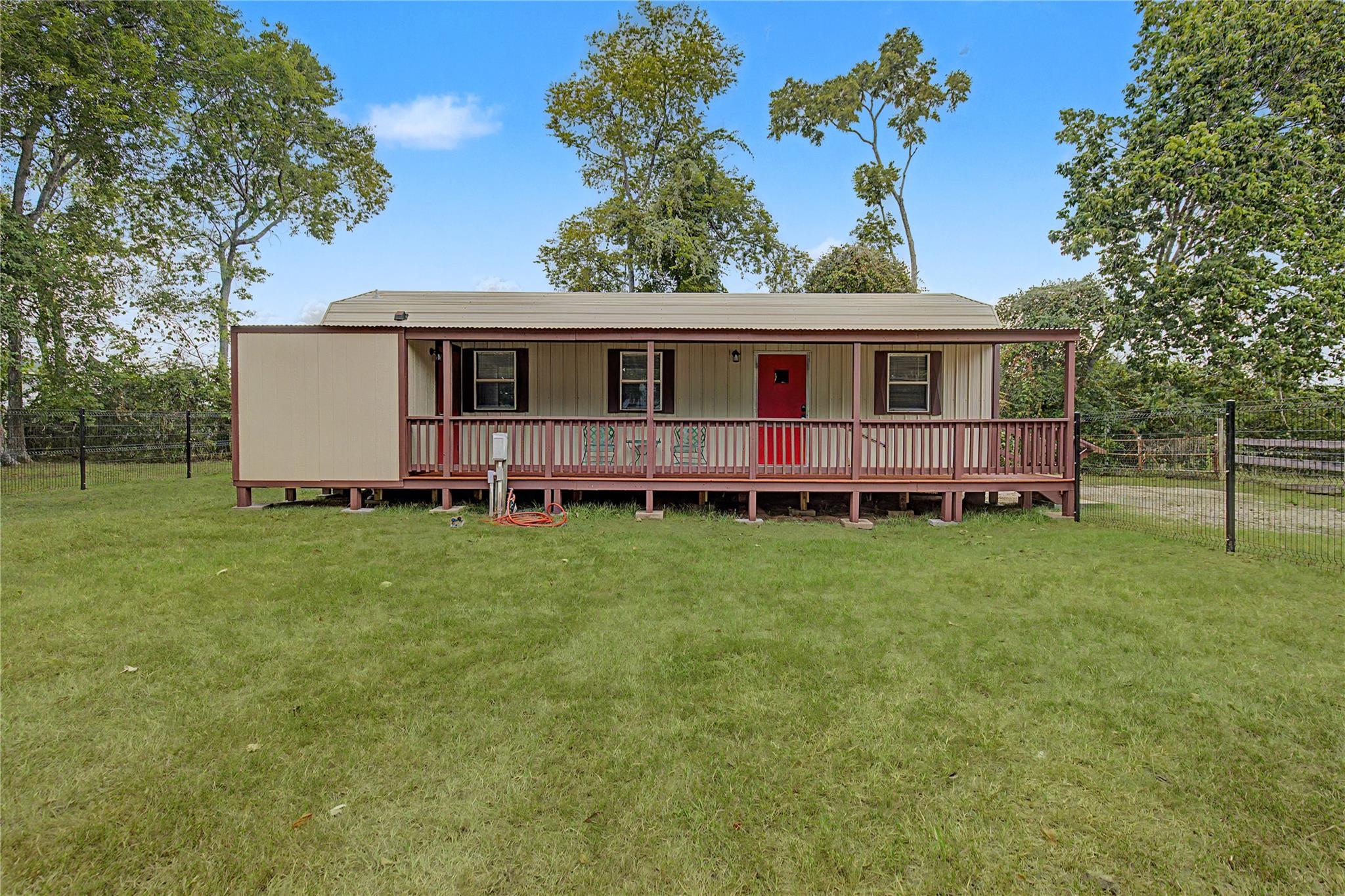 Residential Lease in Willis 4