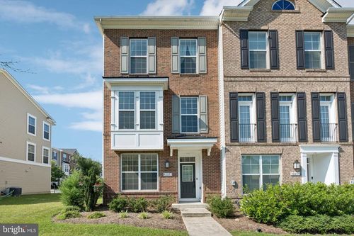 46073 Hall Rd, STERLING, VA, 20166-9366 | Card Image