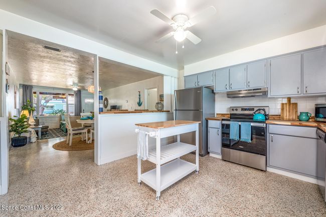 118 E Osceola Ln, House other with 3 bedrooms, 2 bathrooms and null parking in Cocoa Beach FL | Image 5
