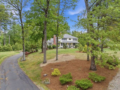 4 Hunters Rd, Bedford, NH, 03110-5014 | Card Image