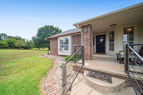 376034 1140 Rd, Okemah, OK, 74859-1640 | Card Image