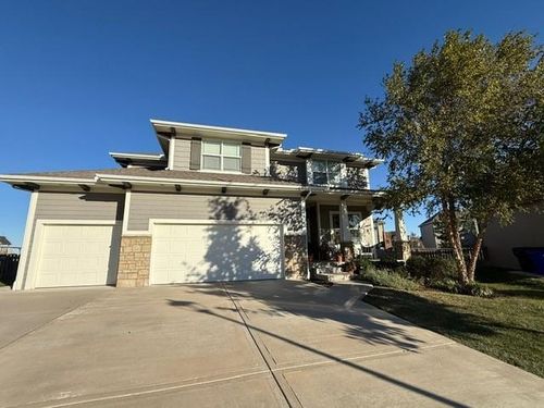 19034 W 166th Ter, Olathe, KS, 66062-8043 | Card Image