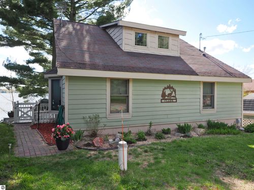 11918 E State St, Fife Lake, MI, 49633-8093 | Card Image