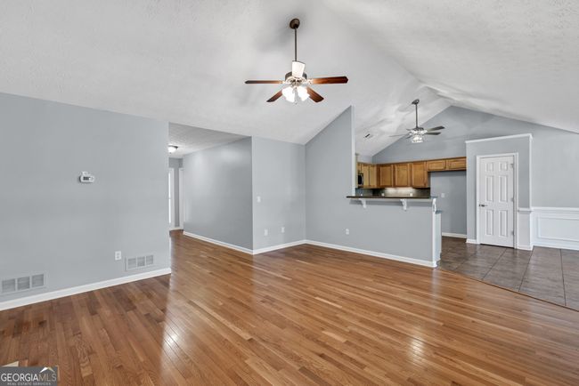 687 Majesty Xing, House other with 3 bedrooms, 2 bathrooms and 2 parking in Winder GA | Image 8