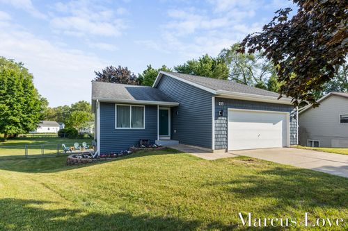 466 Madison Ct, Grand Rapids, MI, 49548-5866 | Card Image