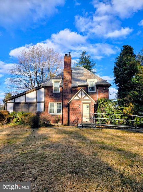 215 Red Lion Rd, HUNTINGDON VALLEY, PA, 19006-6517 | Card Image