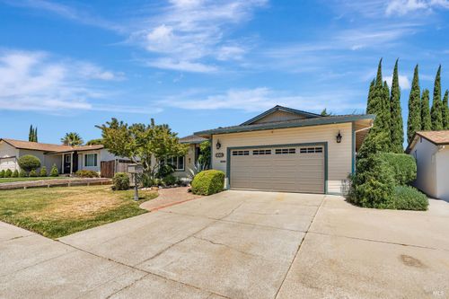 1116 Monterey Dr, Antioch, CA, 94509-4618 | Card Image