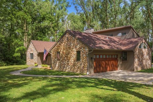 19800 W Briar Ridge Dr, Brookfield, WI, 53045-6067 | Card Image