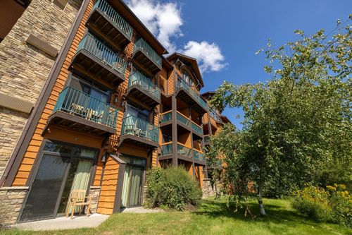 2504 River Rd, Wisconsin Dells, WI, 53965-9062 | Card Image