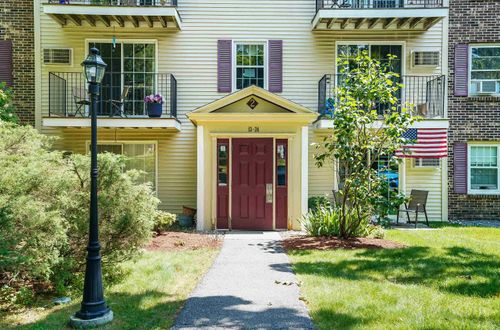apt-20-2 Autumn Leaf Dr, Nashua, NH, 03060-5548 | Card Image