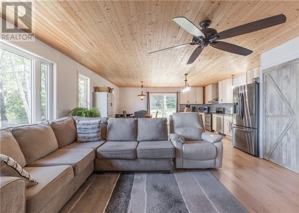 Residential in Capreol 5