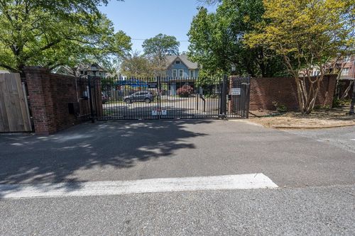 apt-2-12 S Idlewild St, Memphis, TN, 38104-3946 | Card Image