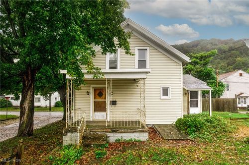 616 Washington Ave, Wellsville, OH, 43968-1572 | Card Image