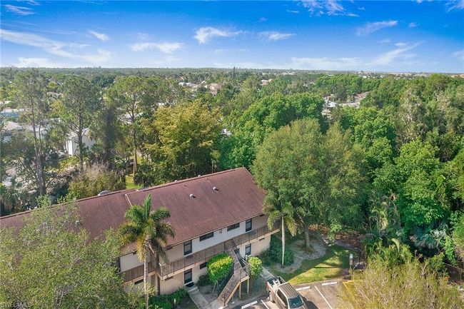 L201 - 5238 Treetops Dr, Condo with 2 bedrooms, 2 bathrooms and null parking in NAPLES FL | Image 25