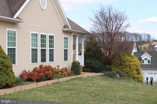 173 Heather Ln, STAUNTON, VA, 24401-9696 | Card Image