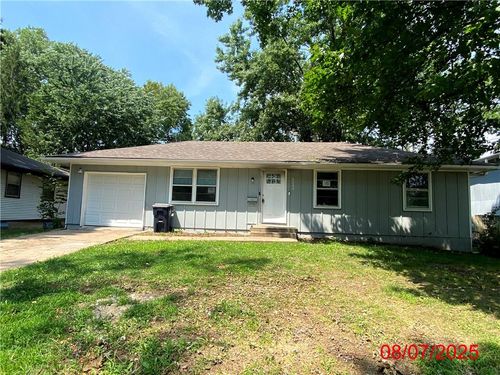 8800 E 111th St, Kansas City, MO, 64134-3464 | Card Image