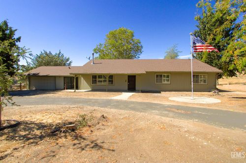 23821 Coyote Ct, Tehachapi, CA, 93561-9213 | Card Image