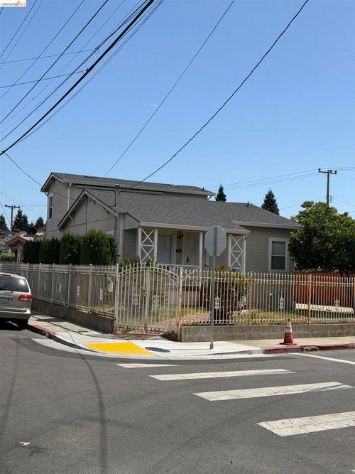 918 Royal St, Oakland, CA, 94603-3728 | Card Image
