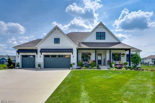 5740 Shadow Ridge Cir Nw, North Canton, OH, 44720-5596 | Card Image
