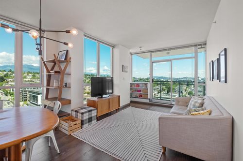 2001-188 E Espl, North Vancouver, BC, V7L4Y1 | Card Image