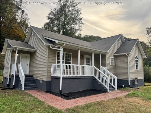 21 Lakeshore Dr, Chapmanville, WV, 25508-7662 | Card Image