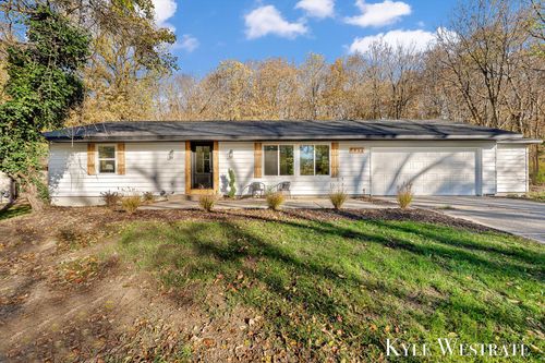 6621 W River Rd Ne, Belmont, MI, 49306-9611 | Card Image