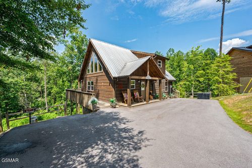 1519 Bluff Ridge Rd, Sevierville, TN, 37876-2682 | Card Image