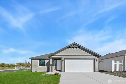 321 N Lessor Loop, Moses Lake, WA, 98837-7006 | Card Image