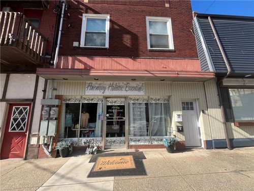 435 Cavitt Ave, Trafford, PA, 15085-1062 | Card Image