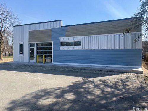 8960 Sashabaw Road, Independence Charter Township, MI, 48348 | Card Image