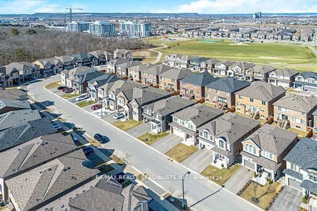 882 Magnolia Terr, House other with 4 bedrooms, 3 bathrooms and 2 parking in Milton ON | Image 38
