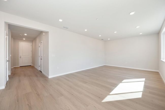 2337 Longmire Loop, House other with 4 bedrooms, 3 bathrooms and null parking in Roseville CA | Image 5
