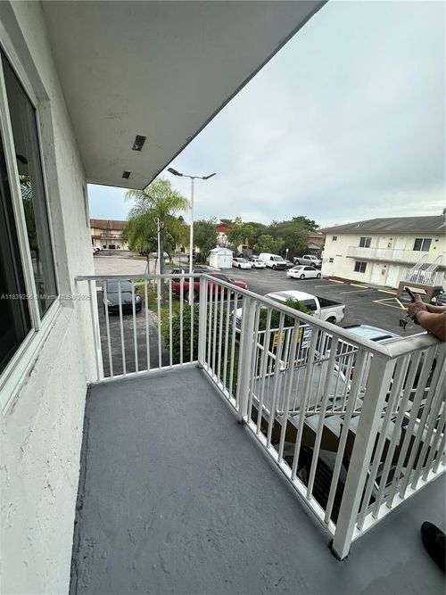 9-2300 W 66th Pl, Hialeah, FL, 33016 | Card Image