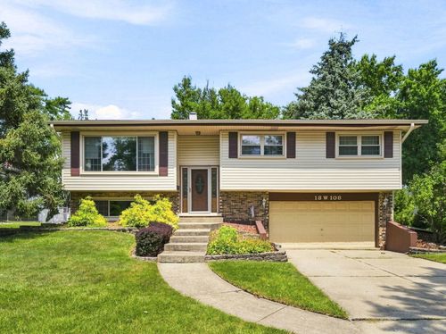 18W108 71st St, Darien, IL, 60561-3616 | Card Image
