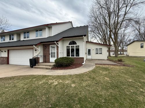 715 1st St Se, New Prague, MN, 56071-2407 | Card Image