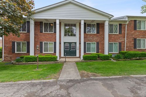 apt-69-2375 Mulberry Sq, Bloomfield Hills, MI, 48302-0693 | Card Image