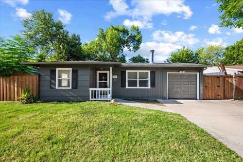 1304 Cardinal St, Arlington, TX, 76010-2934 | Card Image