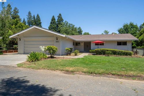 1600 Copenhagen Way, Carmichael, CA, 95608-5811 | Card Image