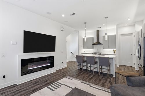 106-1813 Park Ave, Dallas, TX, 75215-1244 | Card Image
