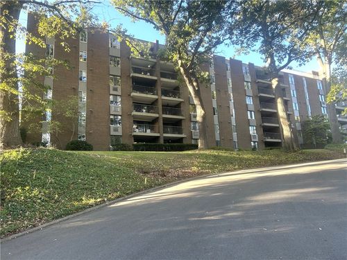 apt-412-201 Grant St, Sewickley, PA, 15143-1353 | Card Image