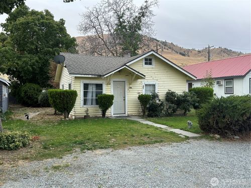 424 E Trow Ave, Chelan, WA, 98816-9652 | Card Image
