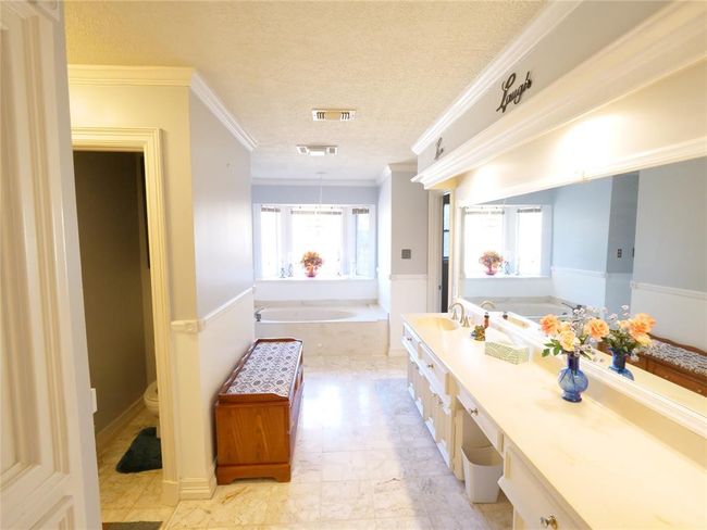 Primary Bathroom | Image 36