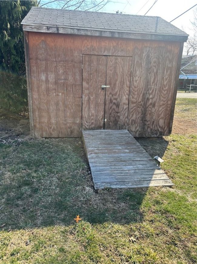 17 Woodlawn Ave, House other with 3 bedrooms, 2 bathrooms and 3 parking in Uniontown PA | Image 15