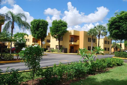 101-650 Nw 114th Ave, Sweetwater, FL, 33172-4723 | Card Image