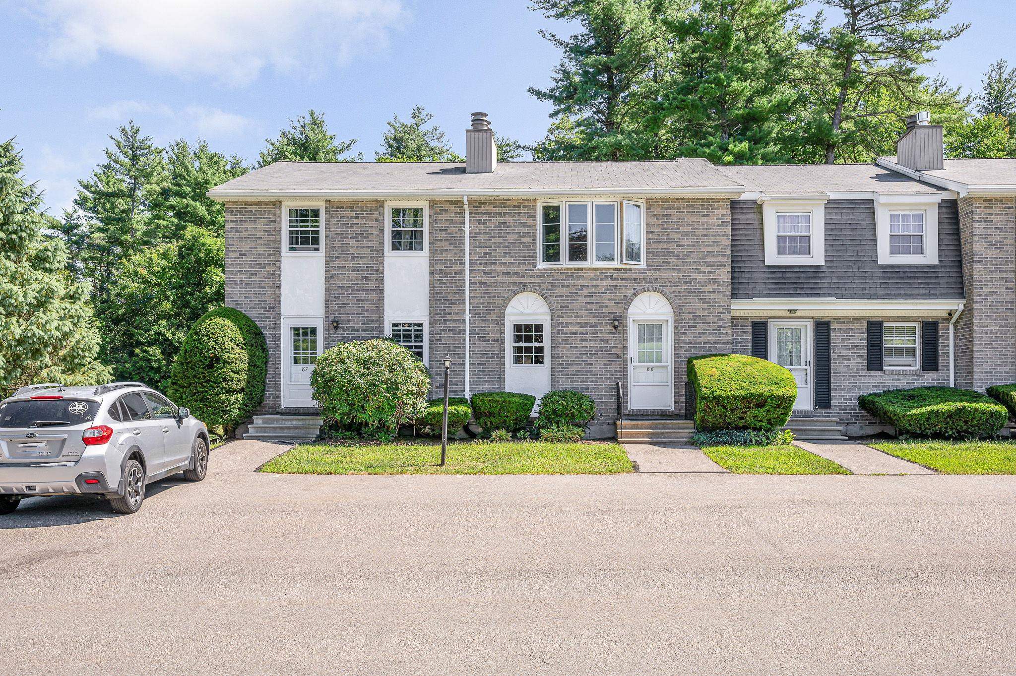 Fieldstone Dr, Londonderry, NH 03053