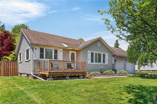 10 Elm St, Simcoe, ON, N3Y3B3 | Card Image