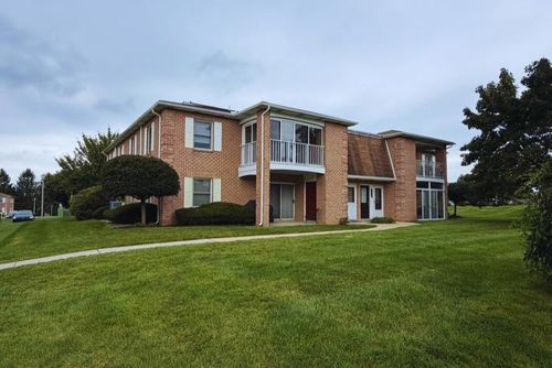 2649 Rolling Green Dr, Macungie, PA, 18062-1446 | Card Image
