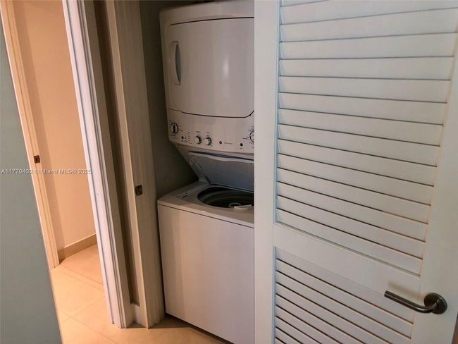 UNIT-2910 - 4111 Ocean Dr, Condo with 1 bedrooms, 1 bathrooms and null parking in Hollywood FL | Image 15