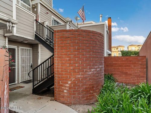 2403 Country Ln, Santa Maria, CA, 93455-1654 | Card Image